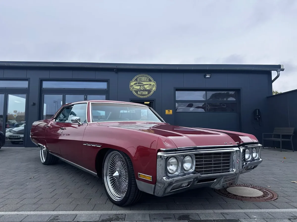Buick Electra 225 vor der Autobörse Nattheim